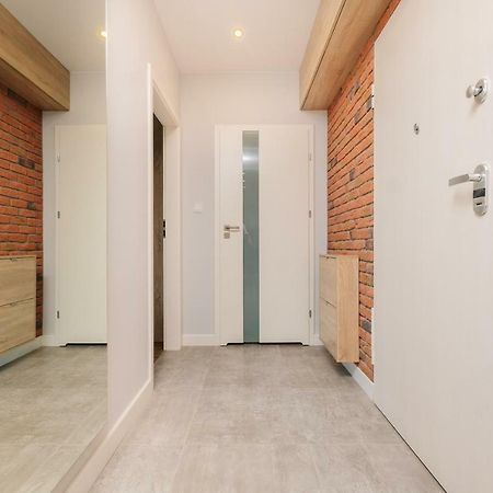 Stare Bielany 2-Bedroom Apartment ワルシャワ エクステリア 写真