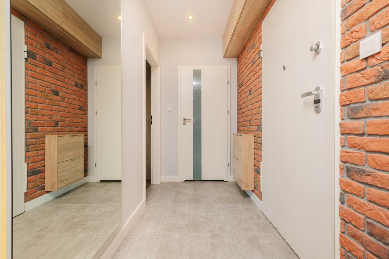 Stare Bielany 2-Bedroom Apartment ワルシャワ エクステリア 写真